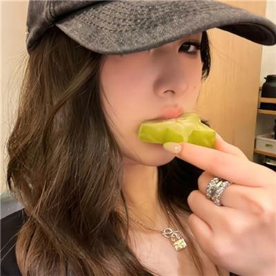 亲爱伴侣封面