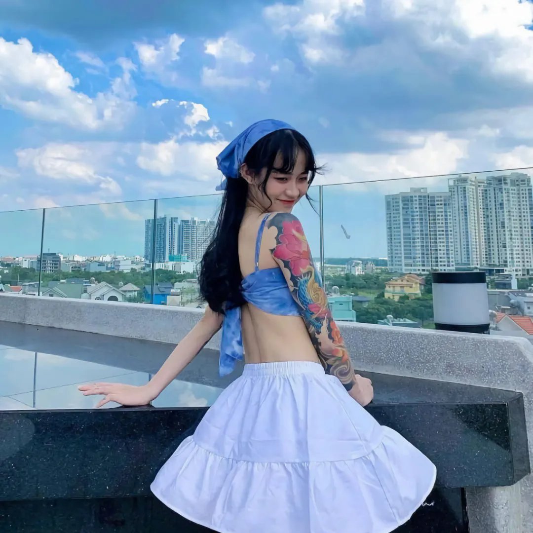 林中窥目封面